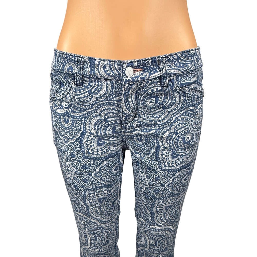 Tommy Bahama Blue White Paisley Print Slim Leg Pants Womens Size 6